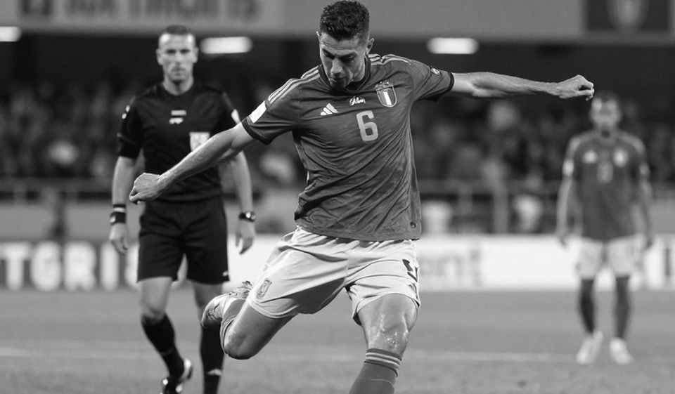 Andy Carroll và "Owning It": lời kể của một người sống sót giữa sân cỏ nước Anh Andy Carroll và "Owning It": lời kể của một người sống sót giữa sân cỏ nước Anh