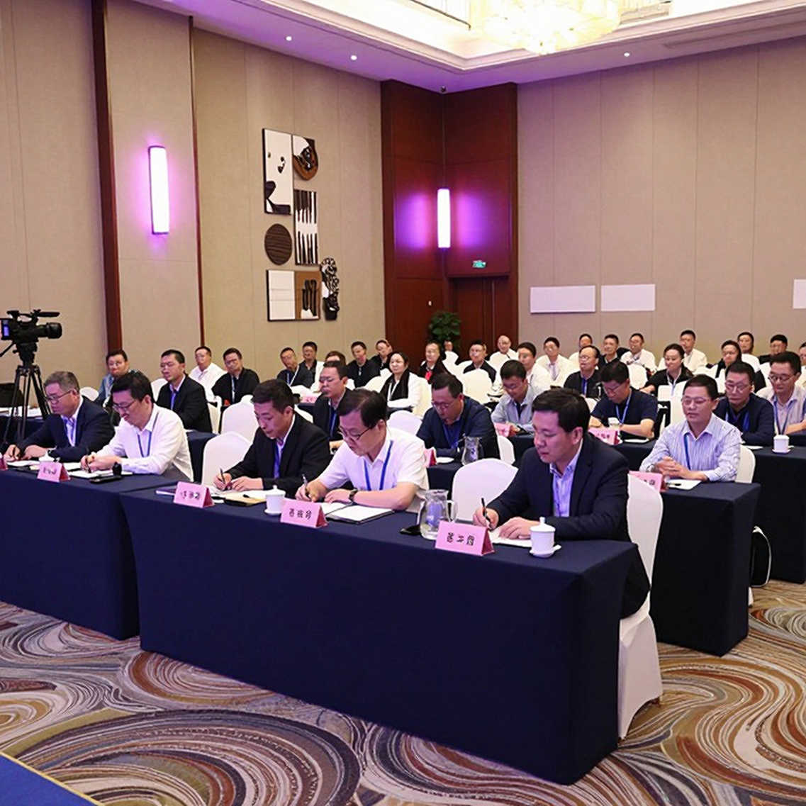 Carlsen hiếm khi khen ngợi Sindarov sau trận hòa đầy toan tính tại Global Chess League 2026