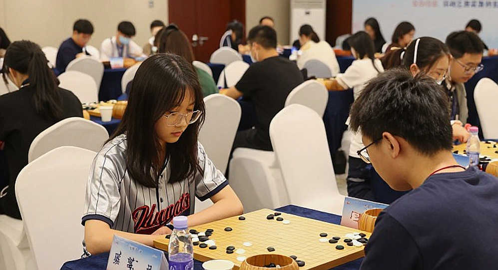 Bẫy tiêu đề FIDE và thị trường bài giảng cờ vua Việt Nam: Khi Kasparov bị mang ra bán ở Hà Nội