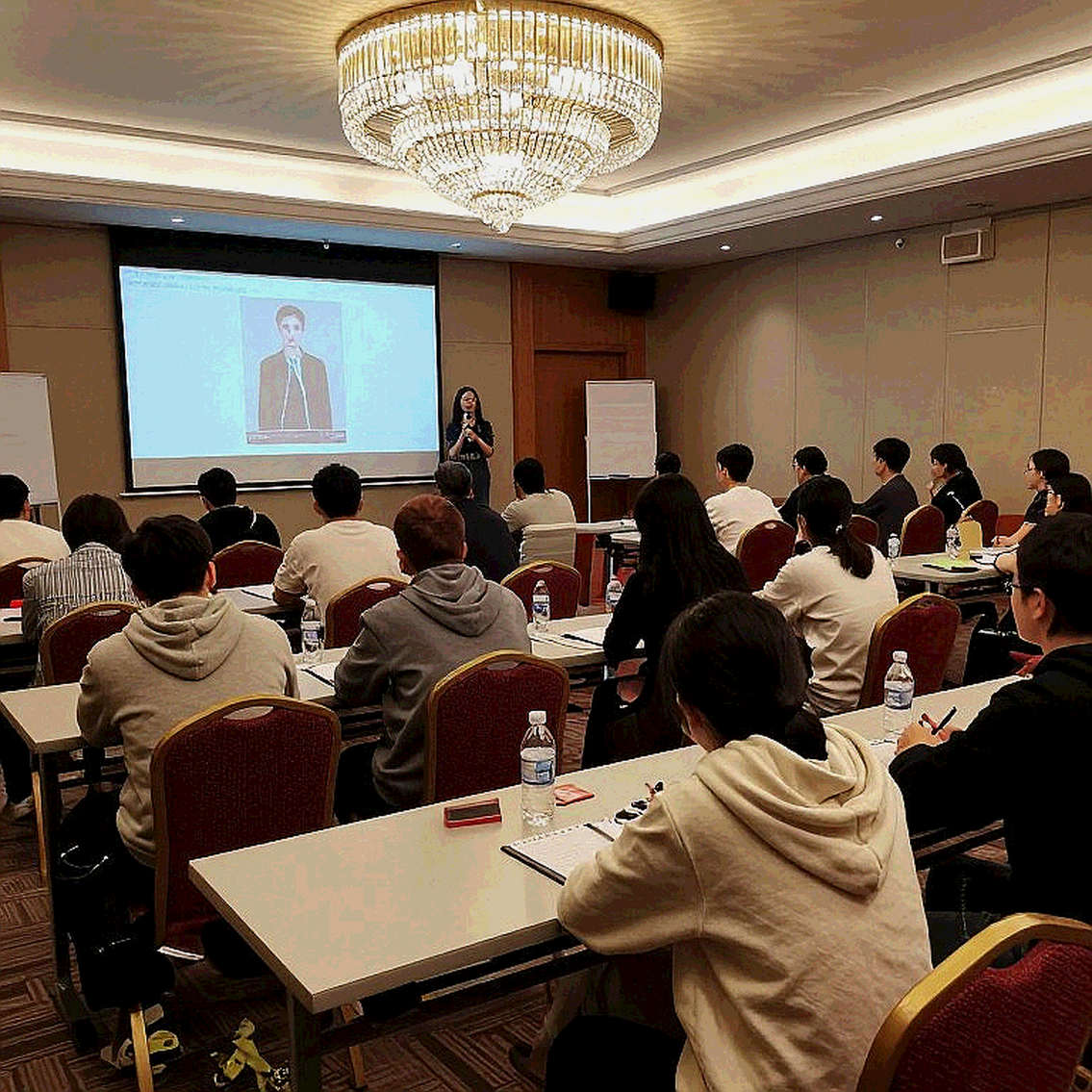 Nguyễn Tiến Minh đánh bại Nguyễn Hoàng Thái Sơn ở vòng loại Vietnam Open 2026 - Kinh nghiệm 43 tuổi vẫn tỏa sáng