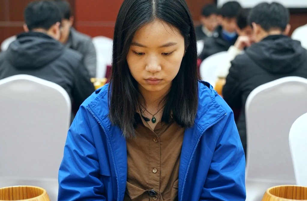 The Elephant Gambit: ChessBase's 60 Minutes and the Price of a Pawn on Move Two The Elephant Gambit: ChessBase's 60 Minutes and the Price of a Pawn on Move Two