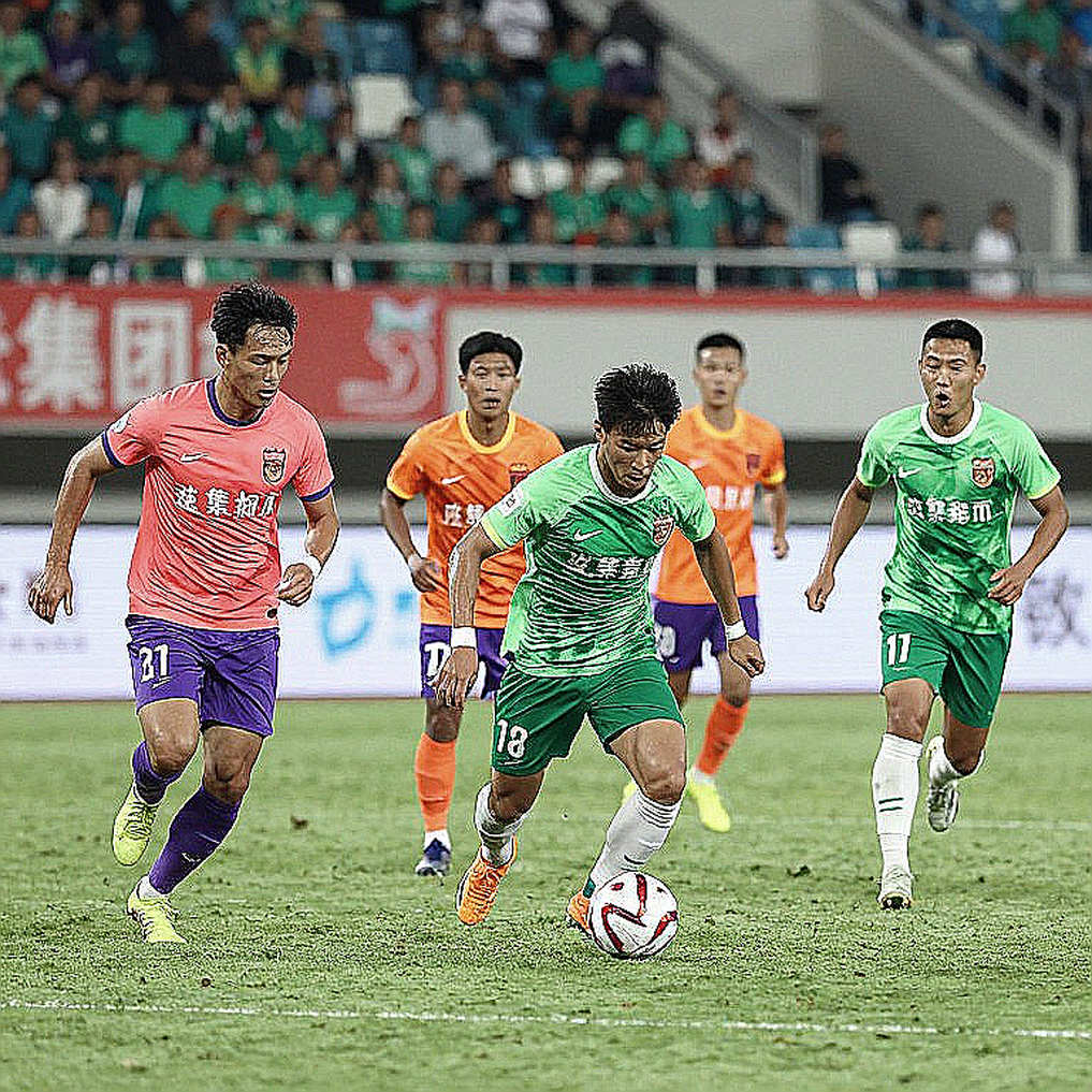 Chiếc giày trên trán Ricardo Marín: Clásico Nacional, ký ức Bofo và một bàn thắng mẫu Chiếc giày trên trán Ricardo Marín: Clásico Nacional, ký ức Bofo và một bàn thắng mẫu