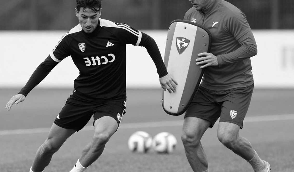 Khoảng trống dữ liệu của bóng đá Việt Nam: từ Mỹ Đình đến sân cỏ V.League
