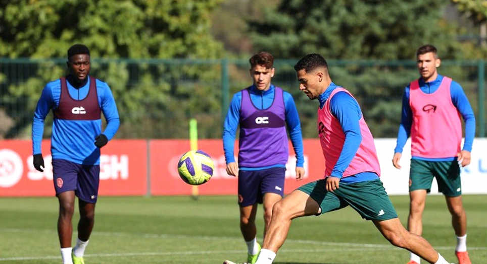 Chicharito, Red Bull và cái tên không tồn tại: bài học kiểm chứng từ một tin thể thao