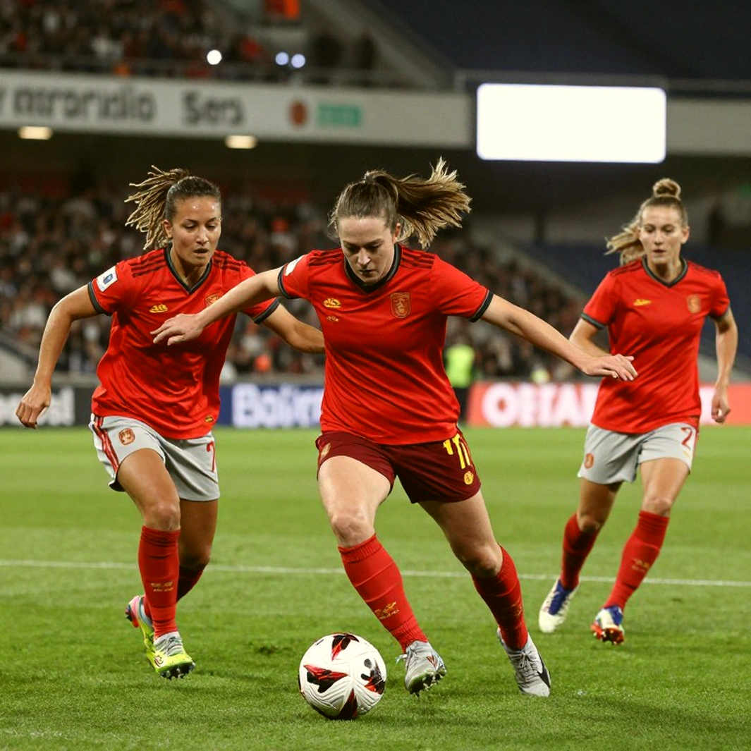 Khi Khán Đài Trống, Hãy Nghe Trái Bóng: Bài Học Từ World Cup 2026 Và Sự Thật Về Bóng Đá Đỉnh Cao