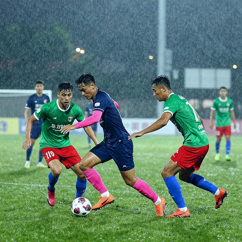 Bên trong tầng chìm của thị trường chuyển nhượng V.League Bên trong tầng chìm của thị trường chuyển nhượng V.League