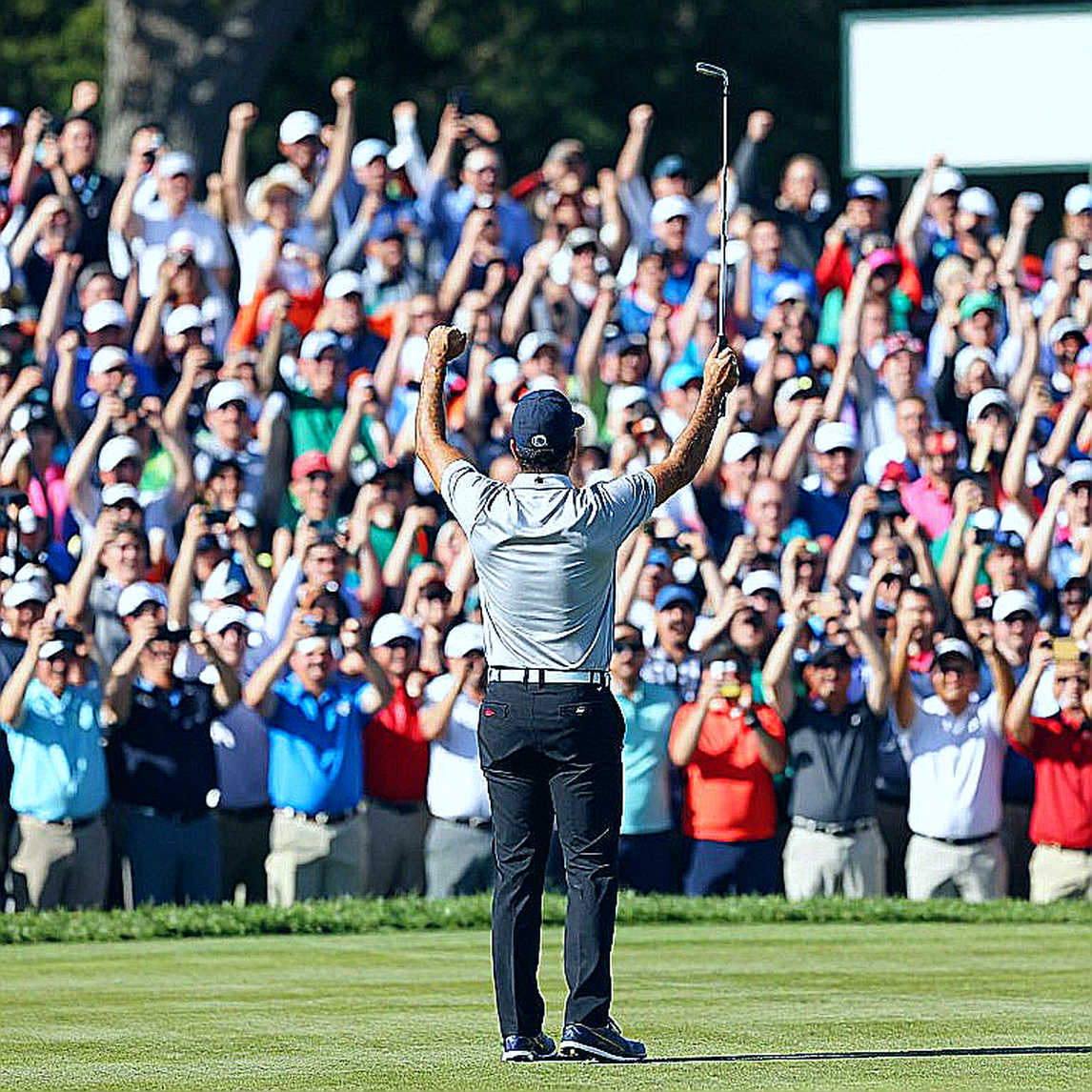 Tony Finau và cú putt 1 triệu USD trên sàn bóng rổ: giá trị thật nằm ngoài cú gậy