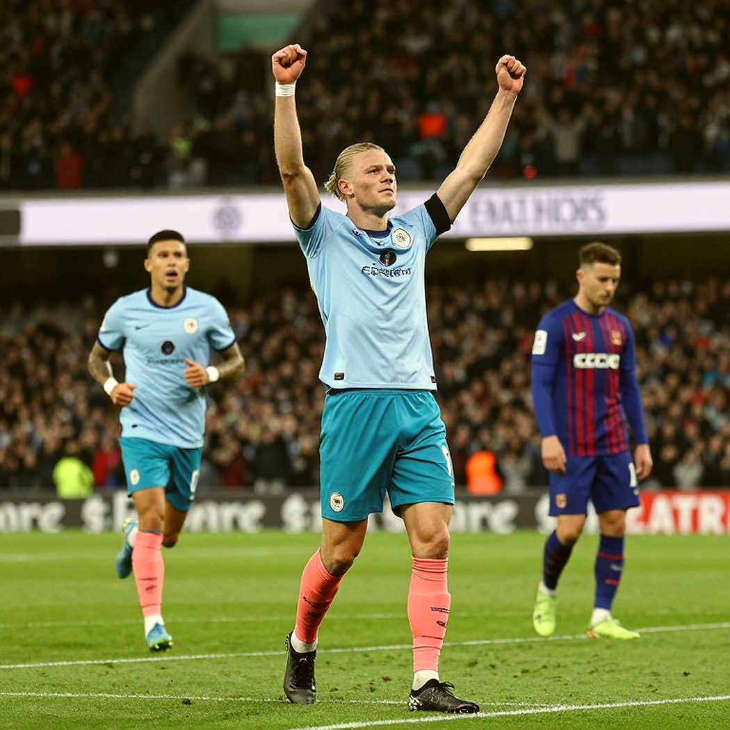 Leeds 4-1 Newcastle: 60 phút bùng nổ và một ngôi thứ ba cần kiểm chứng