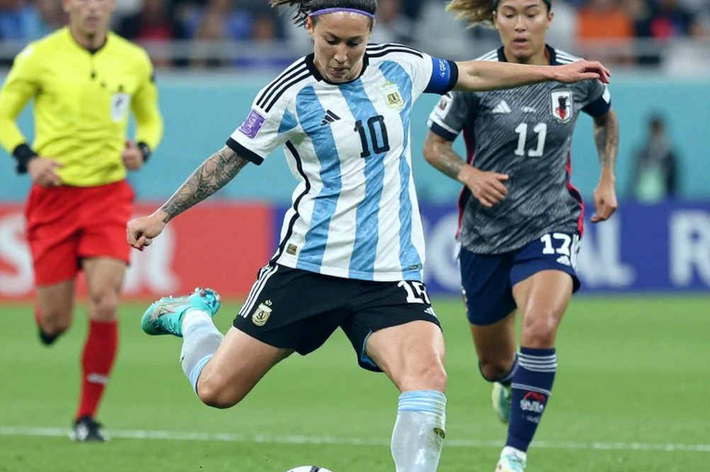Sweden 3-1 Poland: Ba Vương Miện và cấu trúc đằng sau tỷ số Sweden 3-1 Poland: Ba Vương Miện và cấu trúc đằng sau tỷ số
