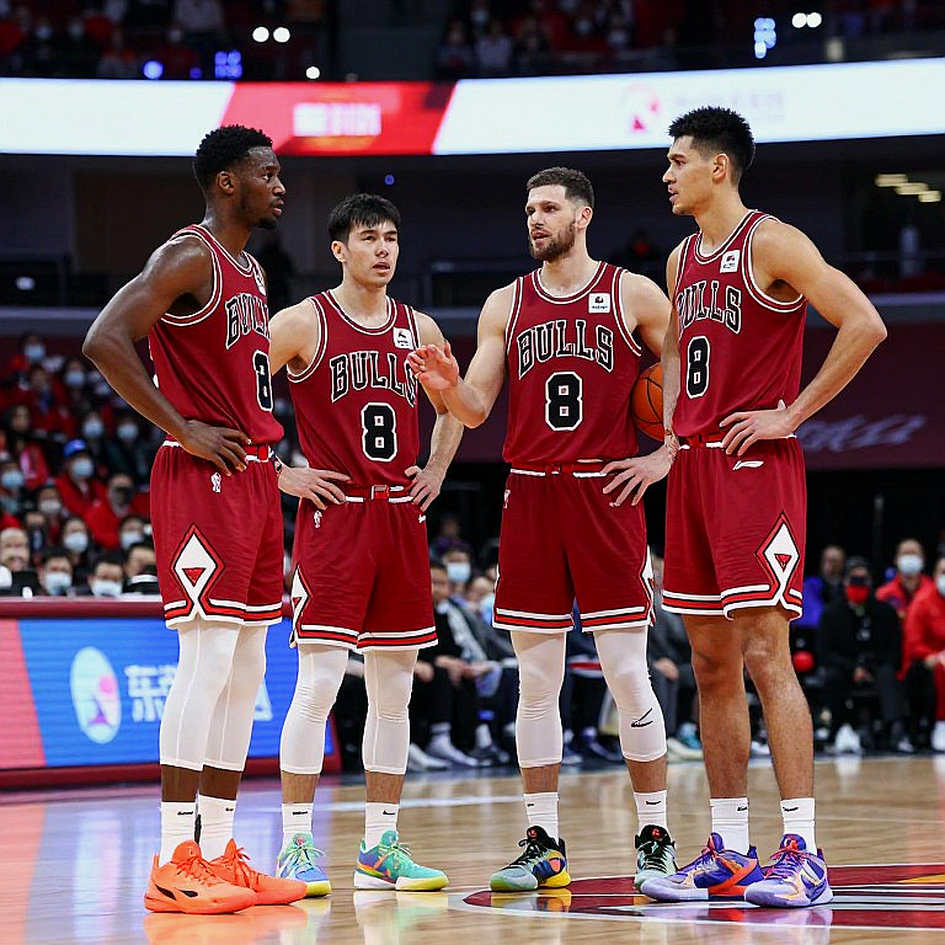 Vezenkov Và Cú Đánh Cược Của Olympiacos: Khi MVP Vòng 6 Không Chỉ Là Một Danh Hiệu