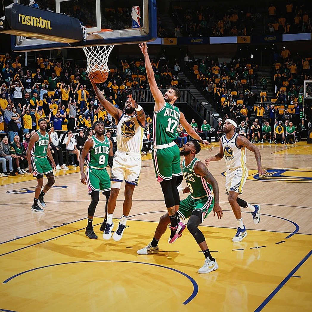 Vezenkov ghi ít hơn mùa trước nhưng vẫn dẫn đầu cuộc đua ghi điểm EuroLeague